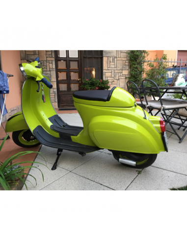 Vespa verniciata con verde mela 302