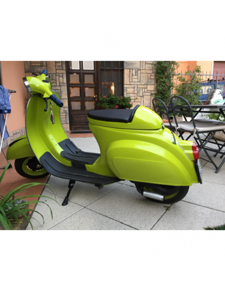 Vespa verniciata con verde mela 302